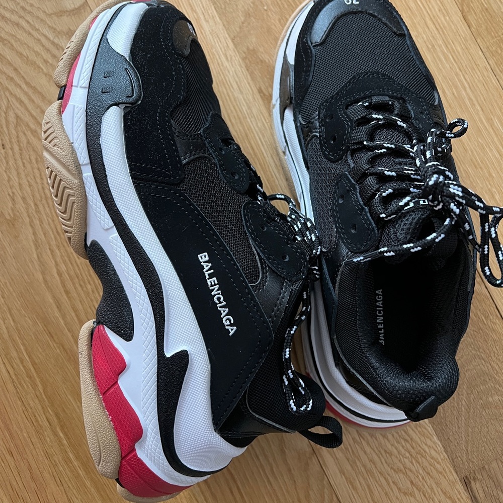 Fashion Sneaker NWOT